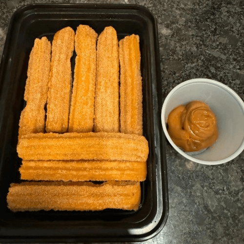 Churros con Dulce de Leche.