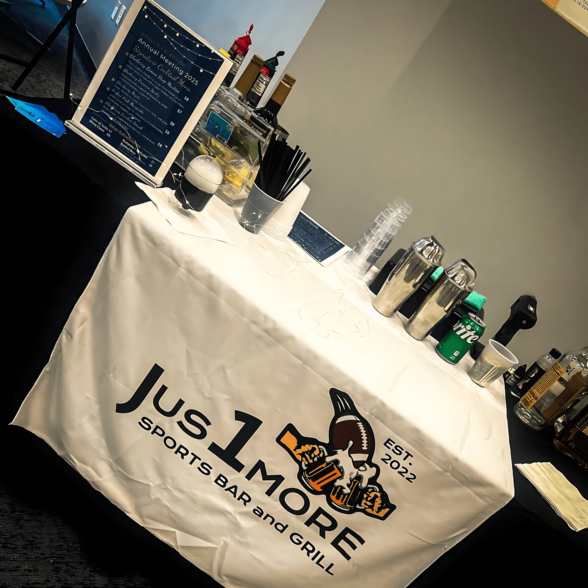 Jus1More Sports Bar & Grill gallery image #1