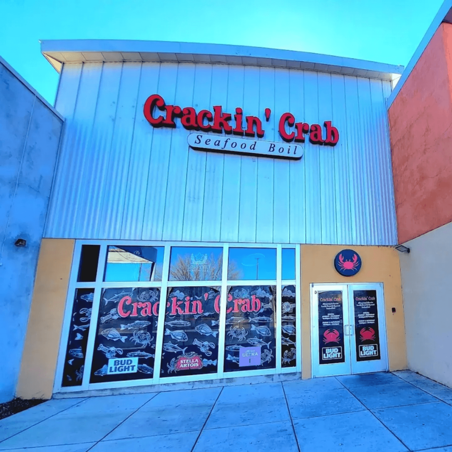 Welcome to Crackin' Crab – Pan American Fwy NE