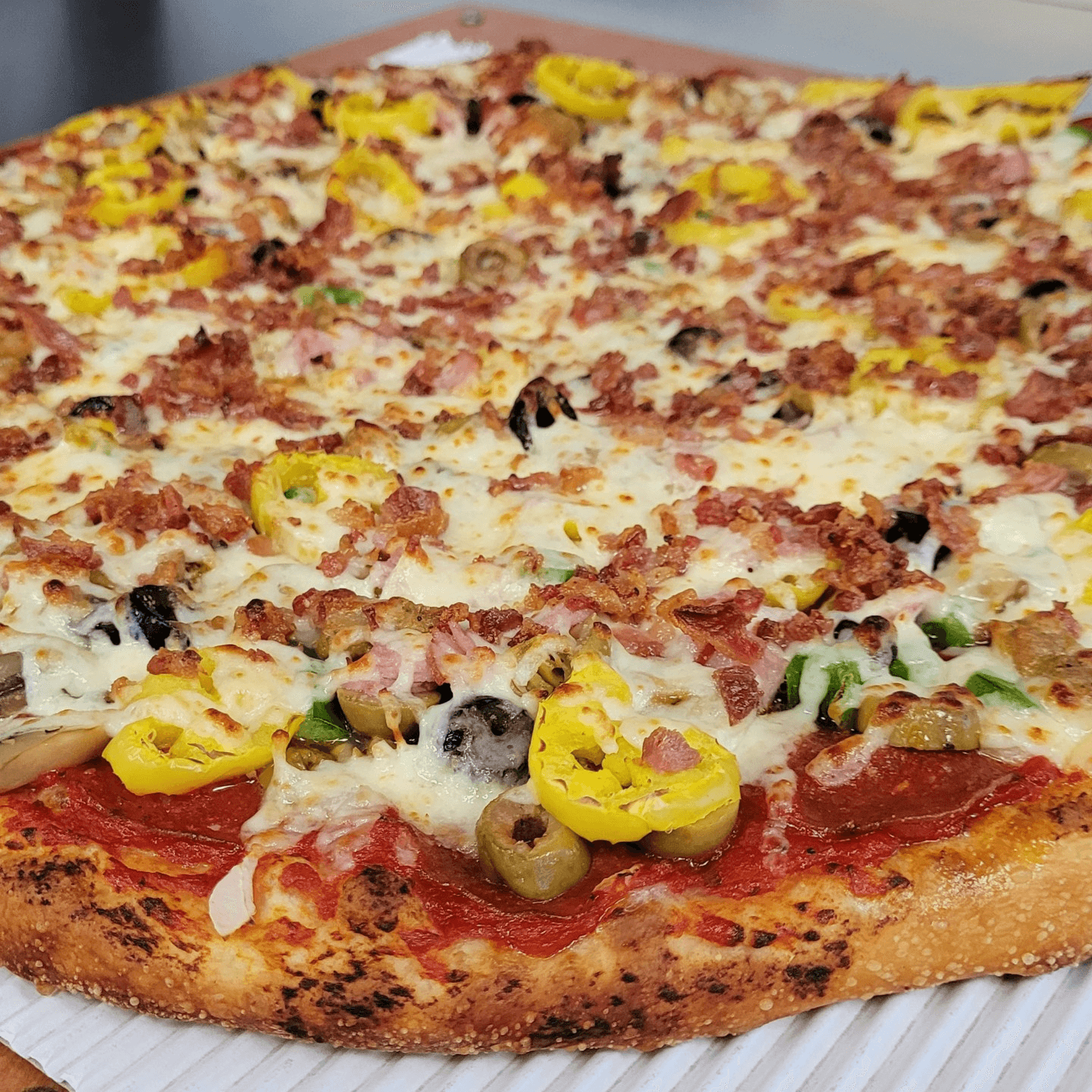 A Family Tradition: Crafting the Perfect Slice 🍕