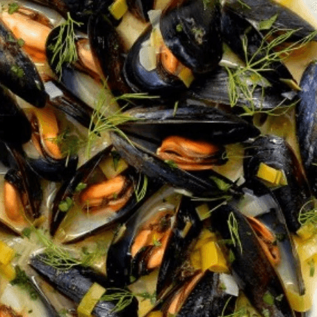 1 lb Steamed  Mussels.