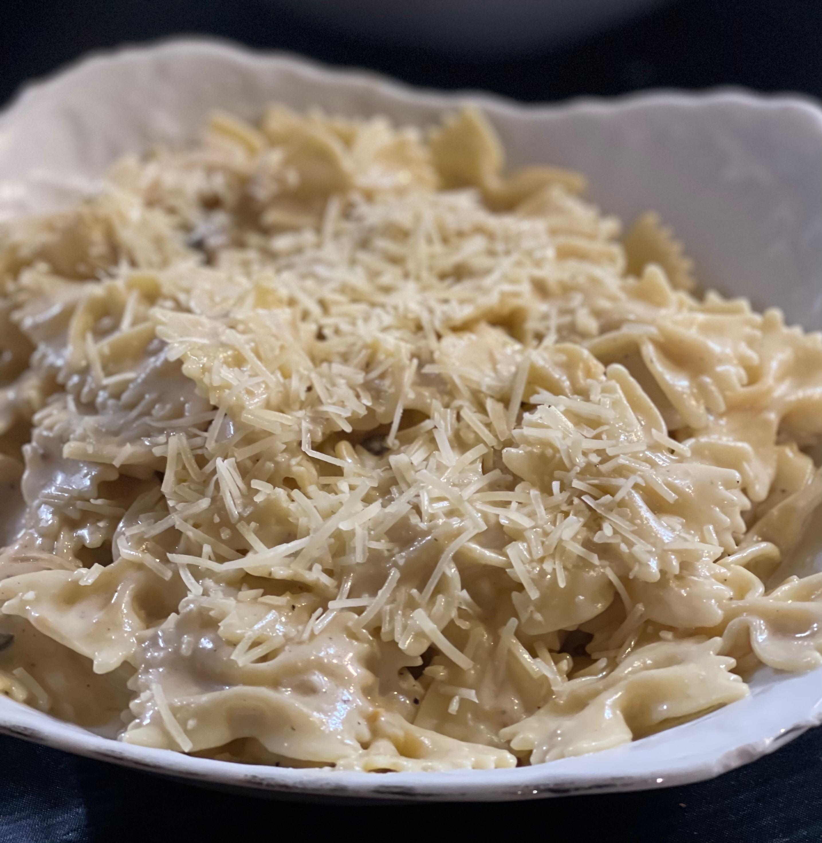 Farfalle E Fungi Formaggi.