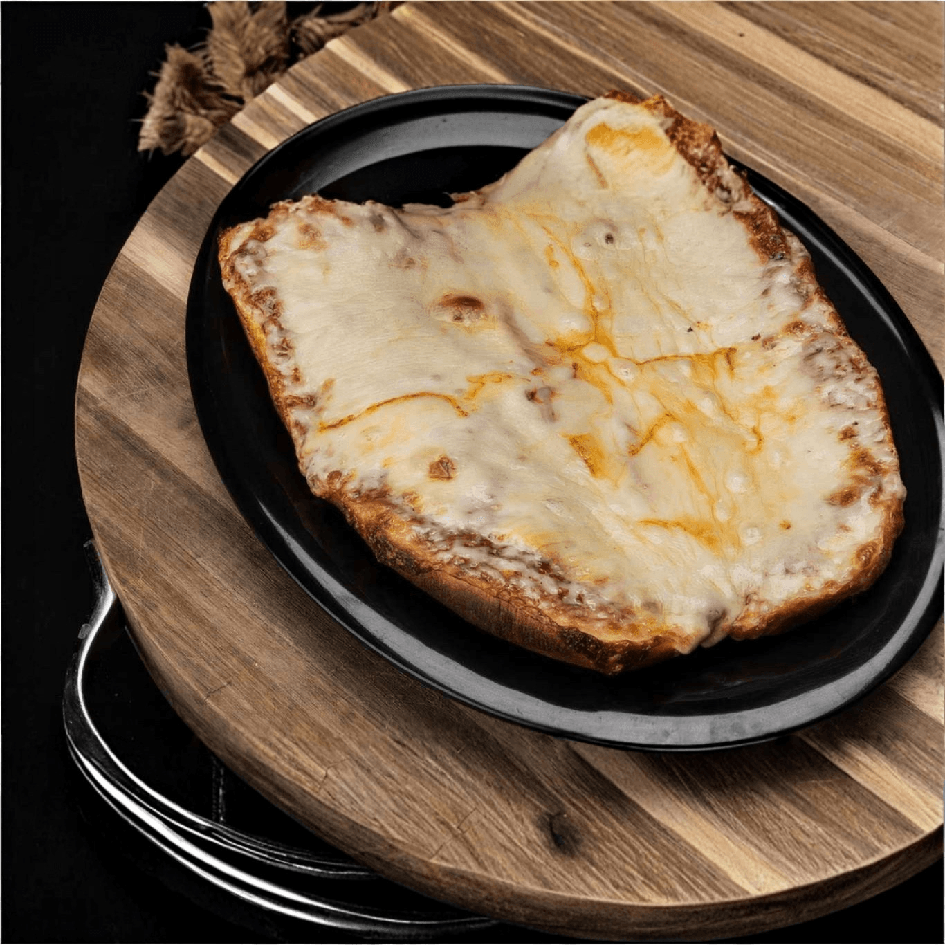 #4 Pizza Bread Lunch Special.