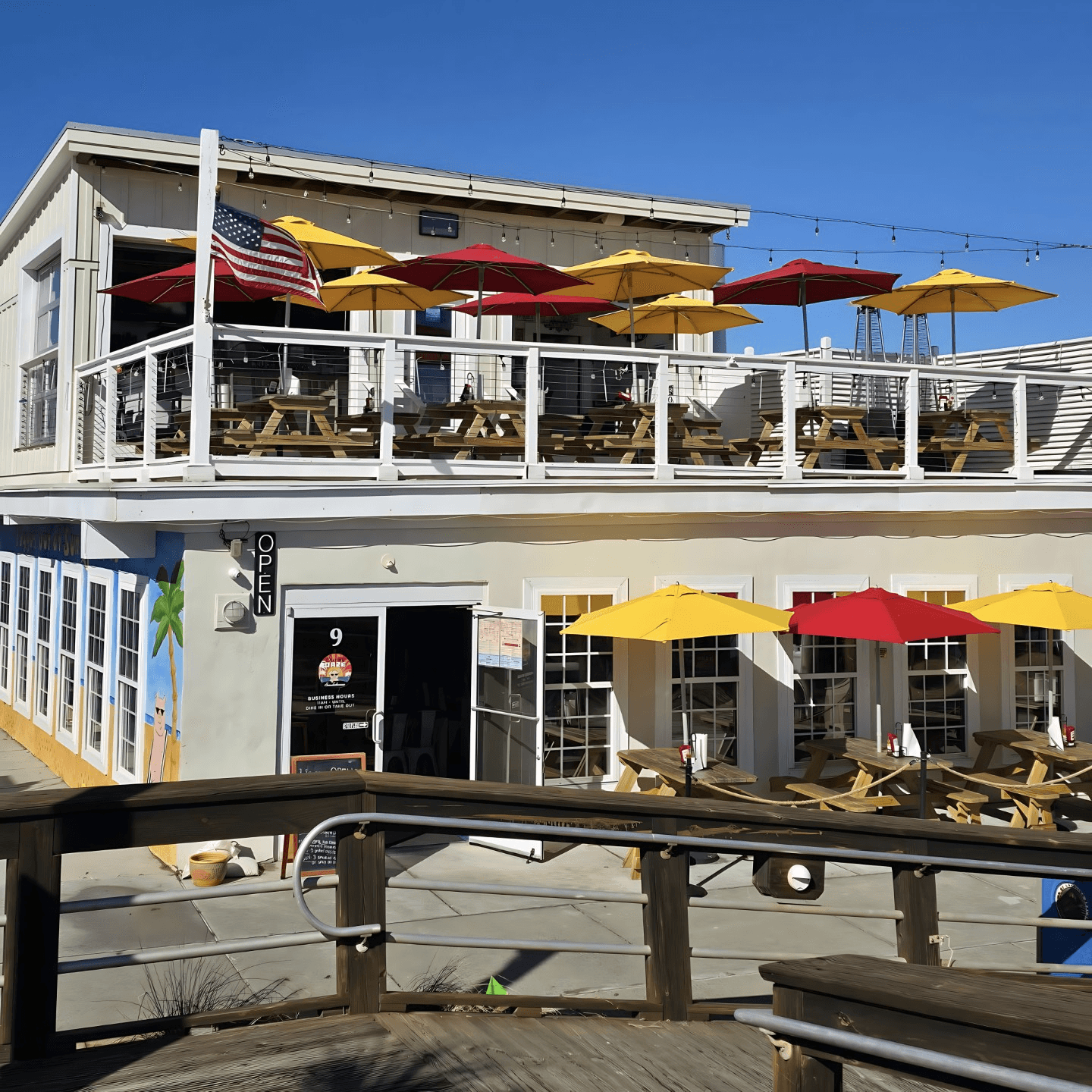 Welcome to Sunny Daze Smokehouse ☀️🏖️🐷