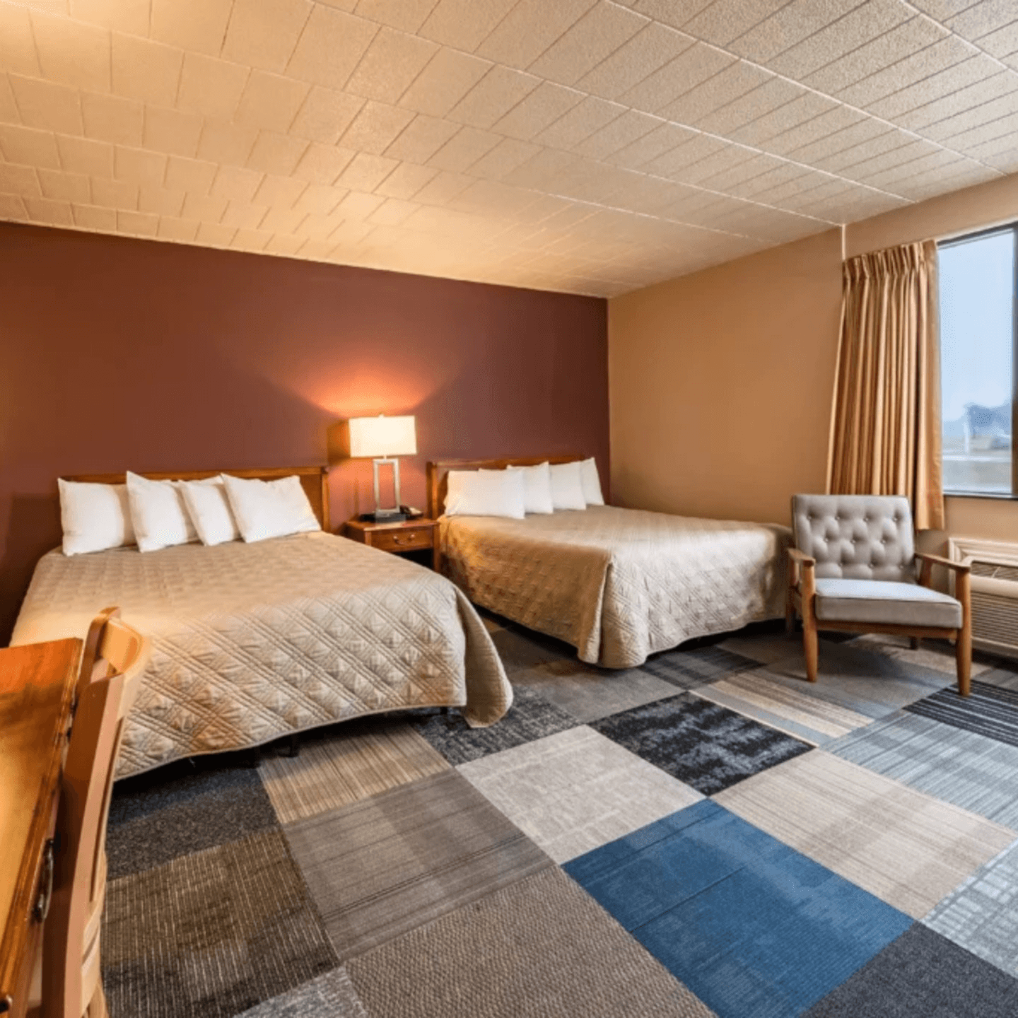 Relax, Stay, and Play at Candlestone Inn!🏨