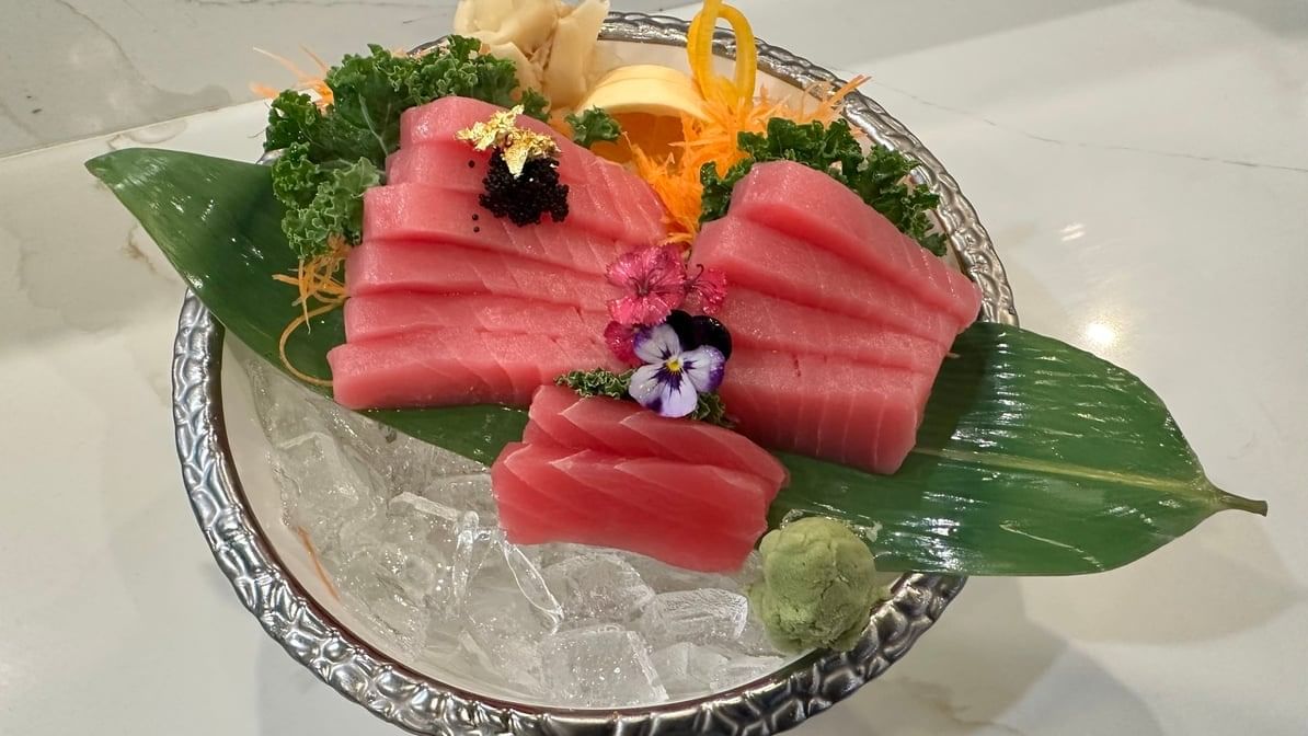 Tuna Sashimi (12 Pc).