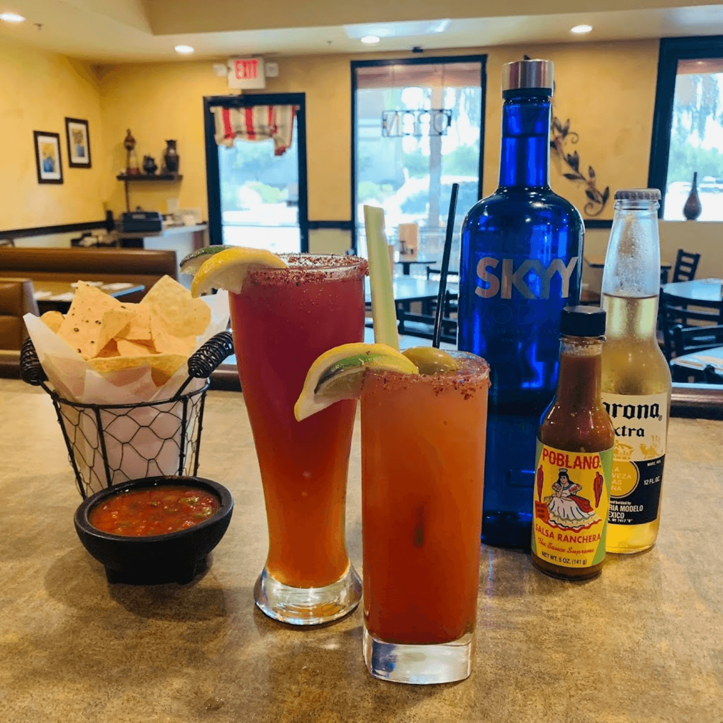 Happy Hour Specials – Great Food & Drinks! 🍹🌮