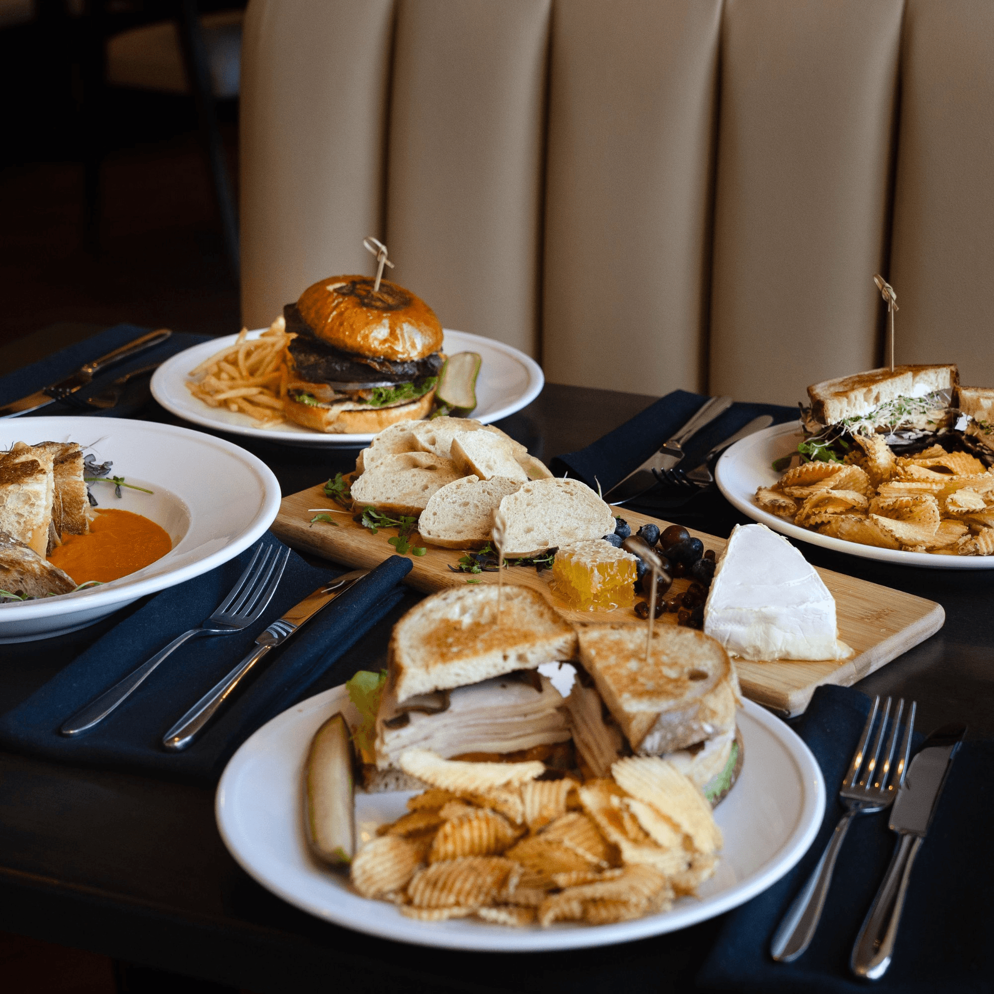 Rivage Oak Kitchen gallery image #11