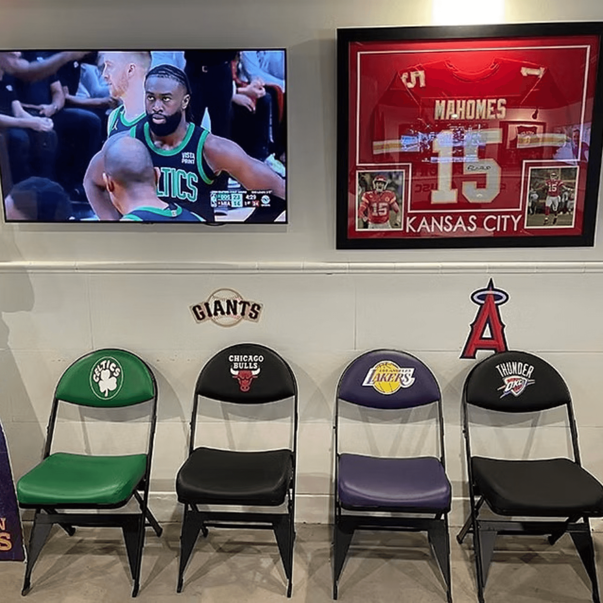 Marv's Pizza And Sports Bar gallery image #8