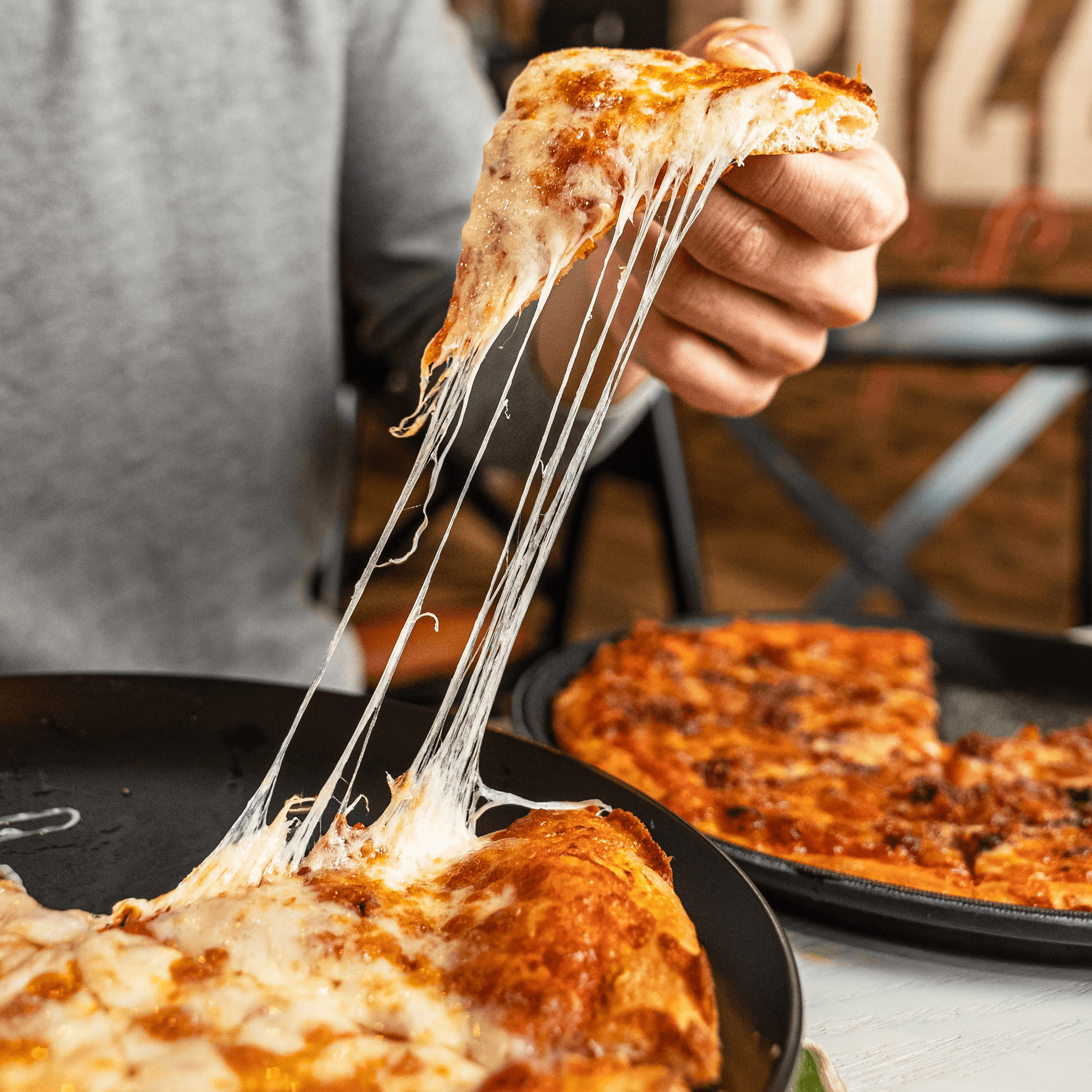 Singas Famous Pizza gallery image #3