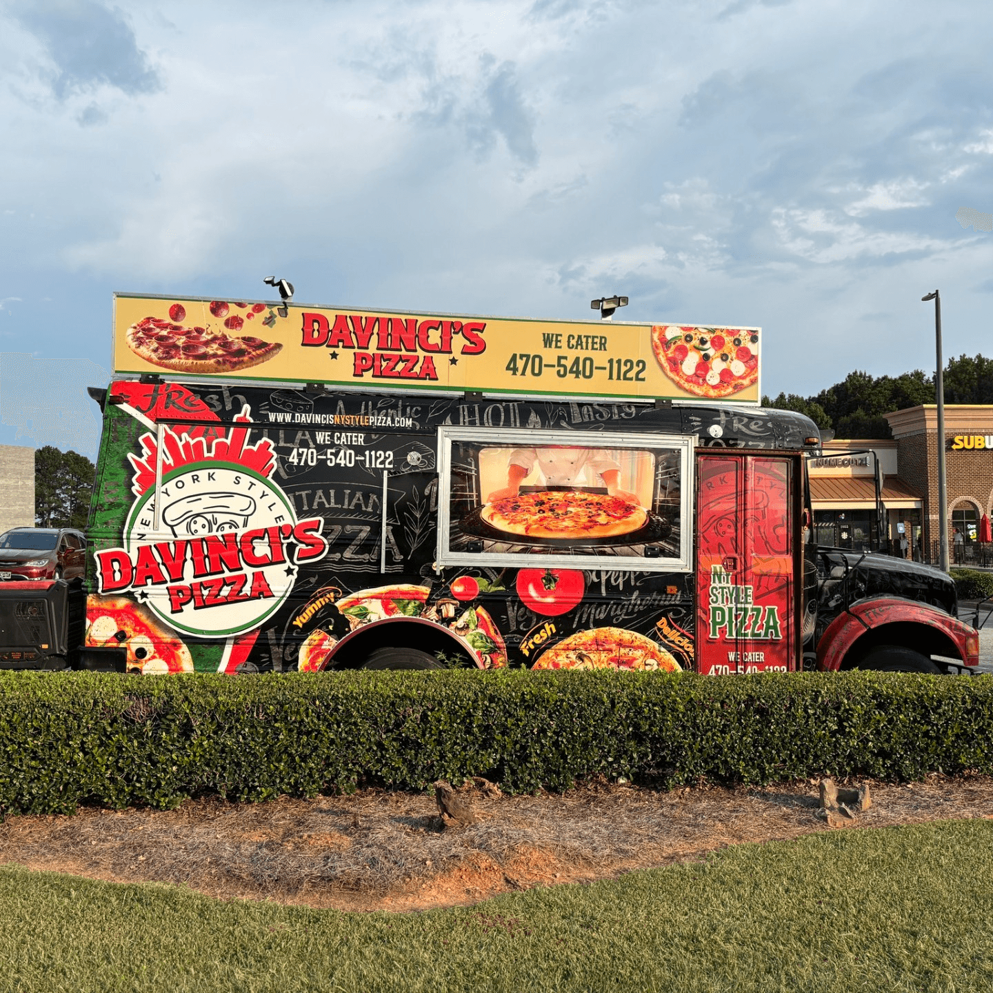 The Davinci’s Pizza Bus