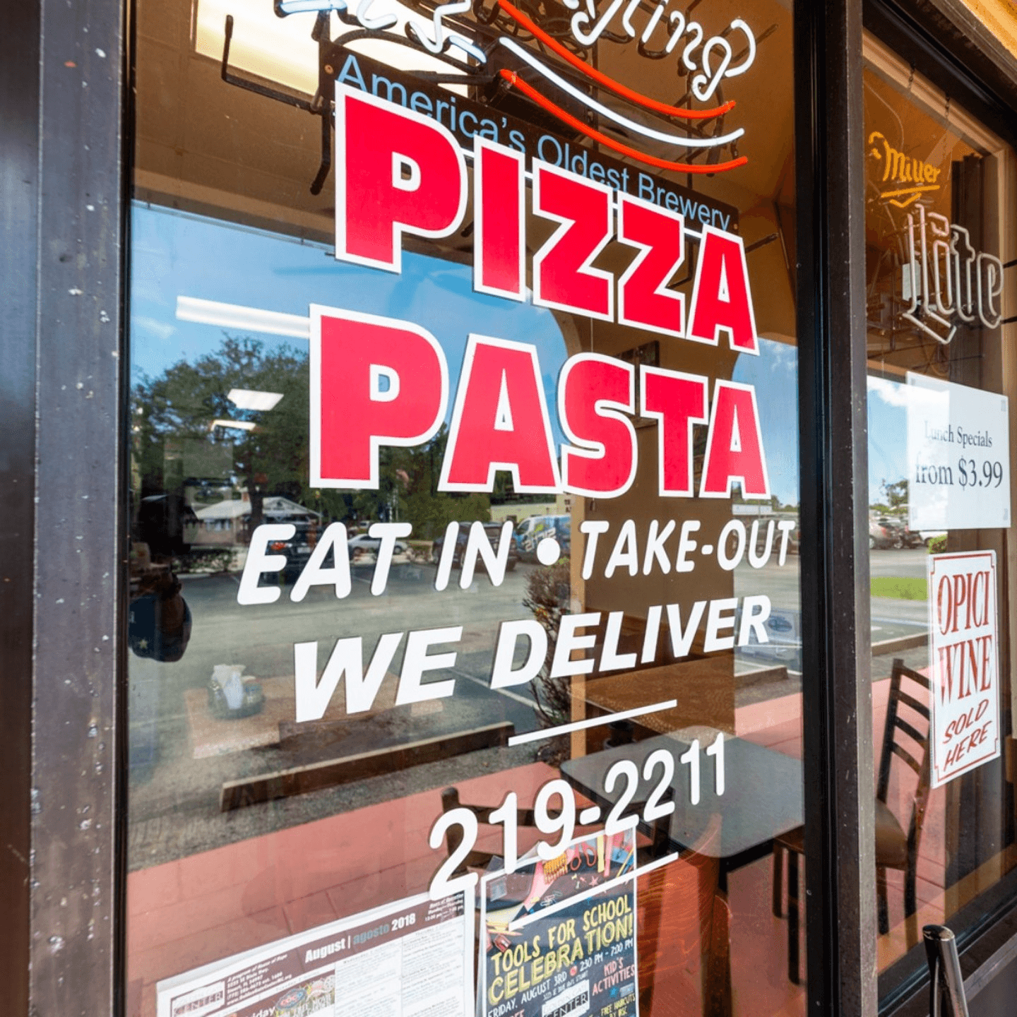 Discover Your Go-To Neighborhood Pizzeria!