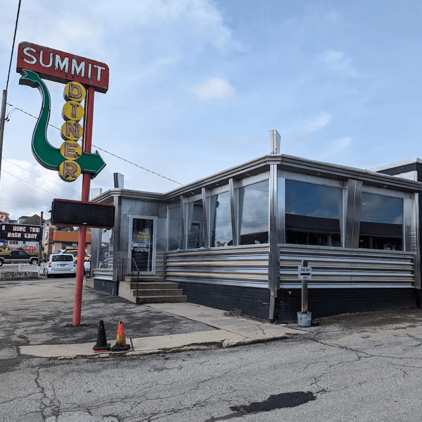 Welcome to Summit Diner, Your New Favorite Spot!