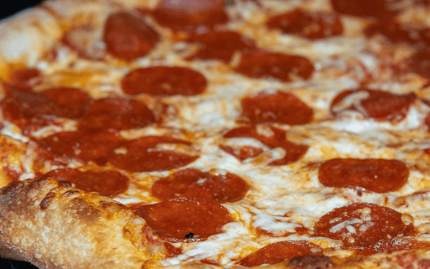 Irresistible Daily Pizza & Drink Specials!🔥