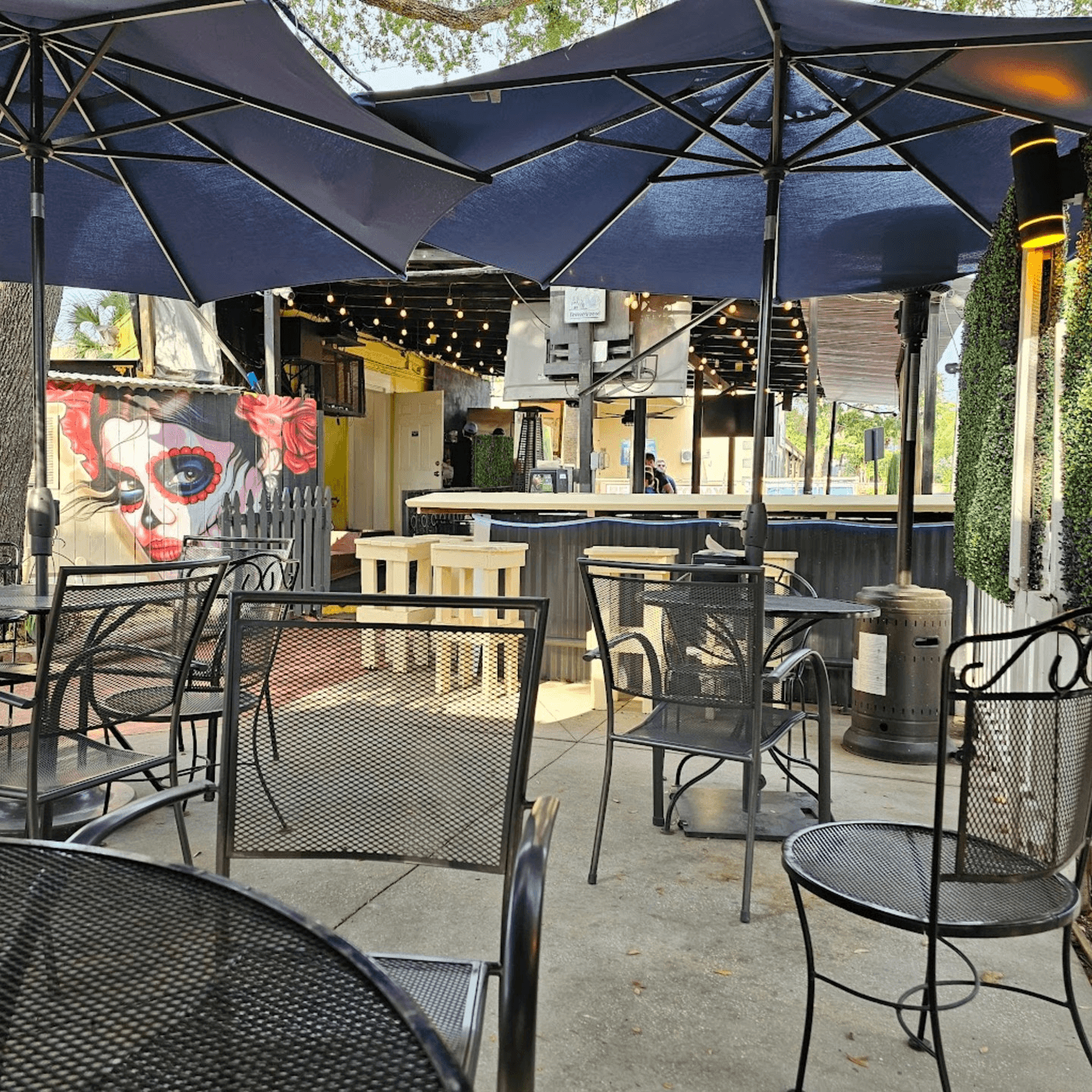 A Laid-Back, Family-Friendly Spot 🌞