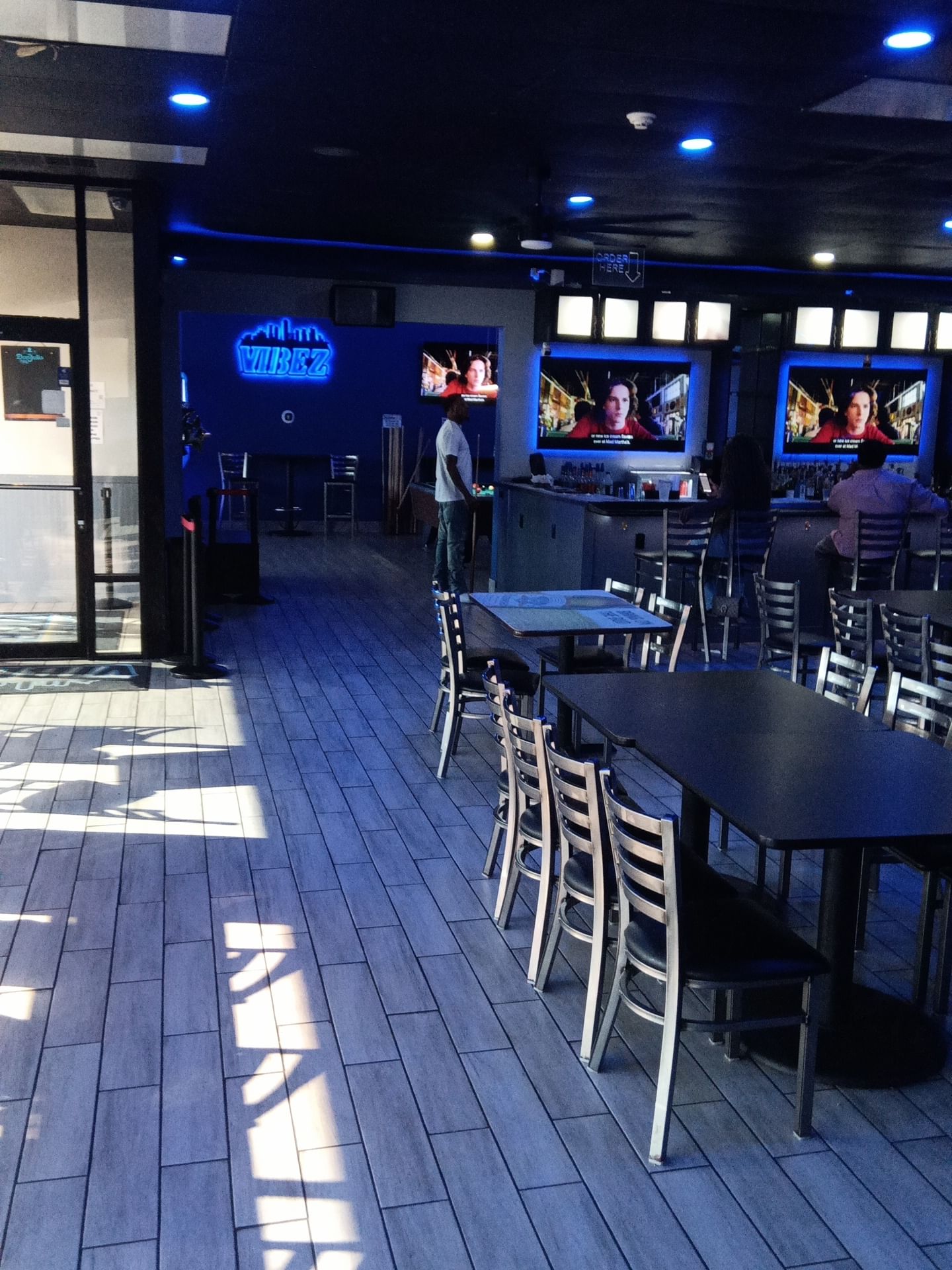Best Bar in Indianapolis, IN | Vibez Ultra Lounge | Bar near me