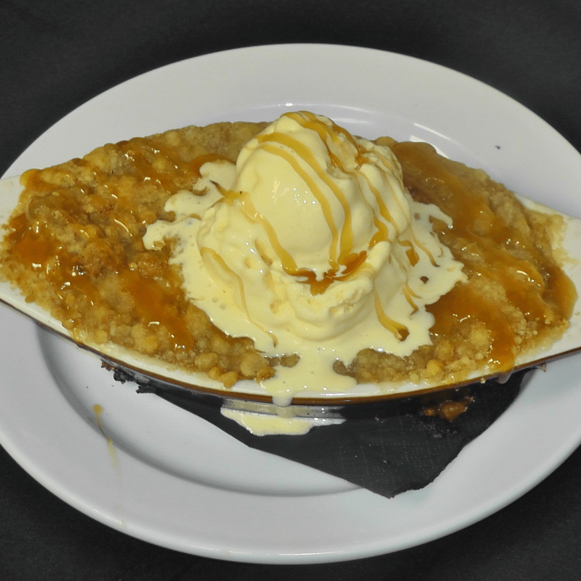 Apple Crumble w/Ice Cream.