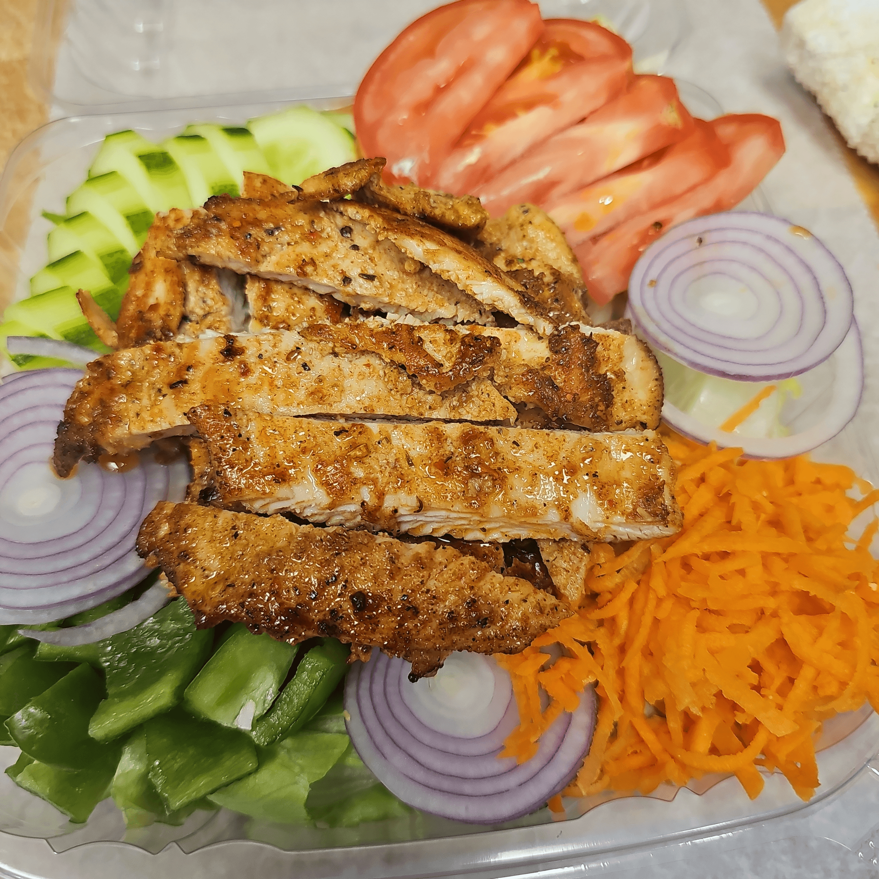 Garden Salad W/ Grilled Chicken.