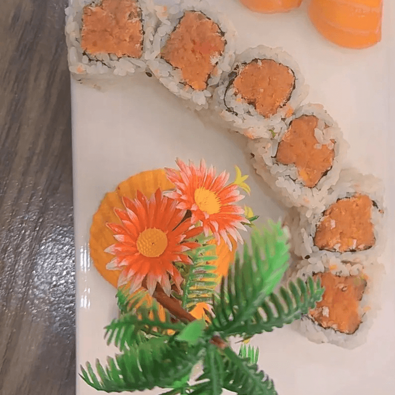 Spicy Salmon Roll.
