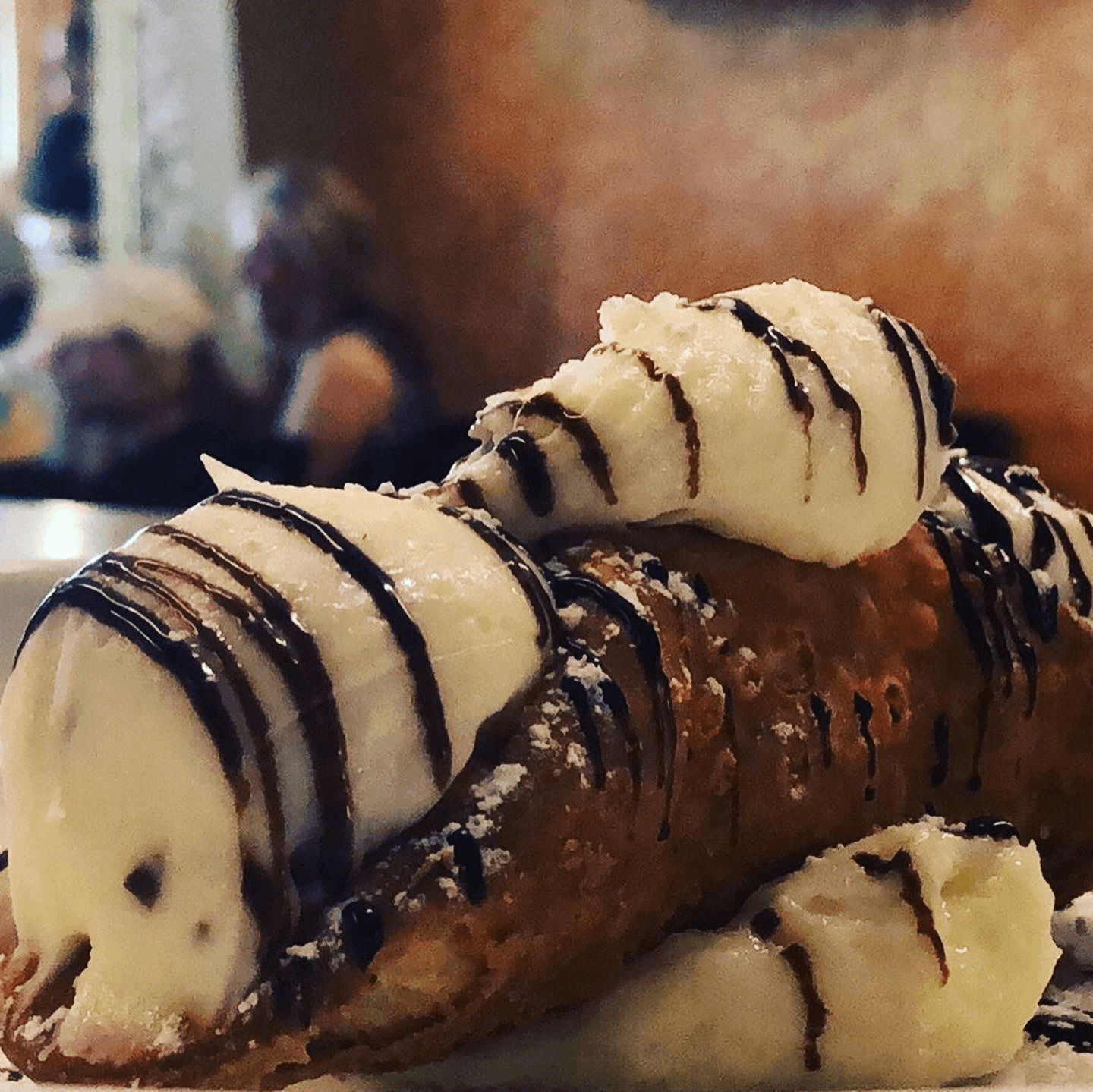 Cannoli.