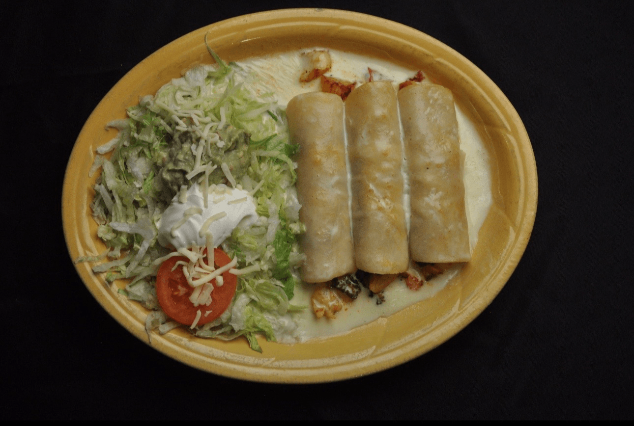 Enchiladas mis arcos dinner.