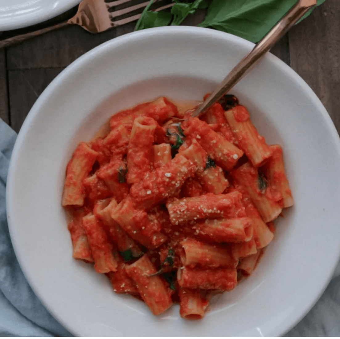 Ziti tomato sauce.