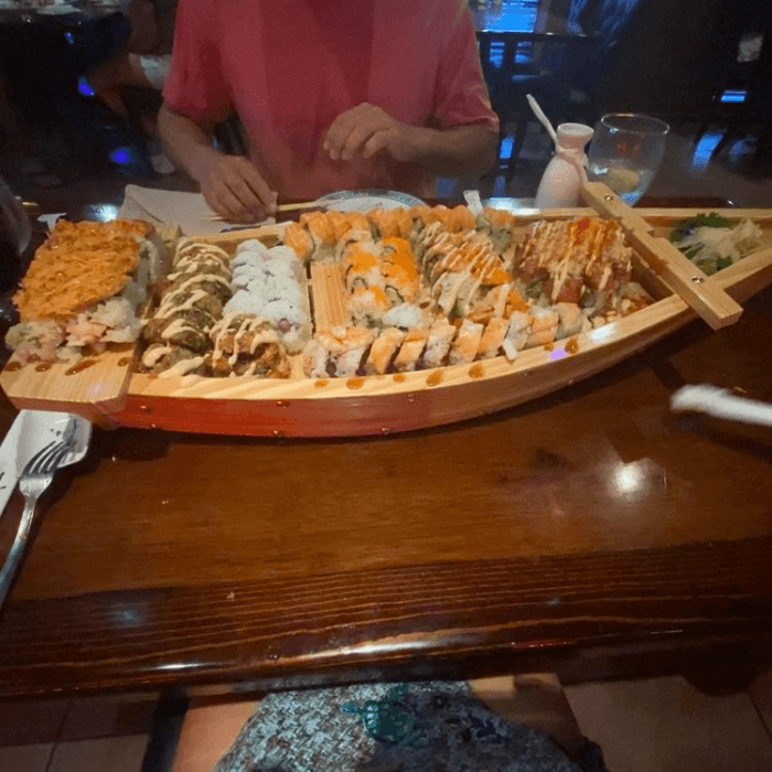 Titanic Sushi Combo