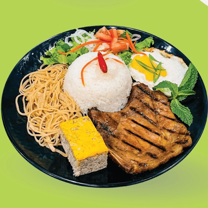 C13 GRILLED PORK CHOP, SHREDDED PORK SKIN, EGG & STEAMED EGG MEATLOAF/ Cơm Sườn, Bì, Chả , Trứng