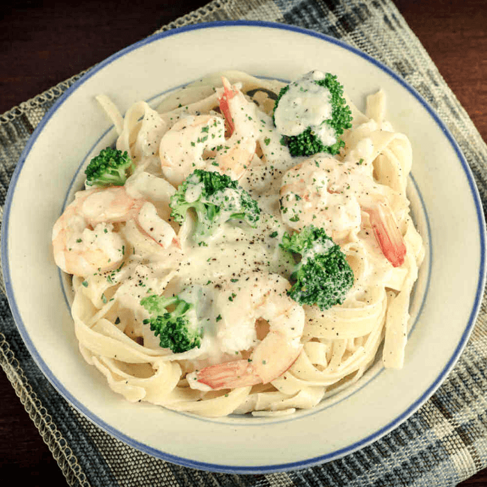 Shrimp Broccoli Alfredo Pasta