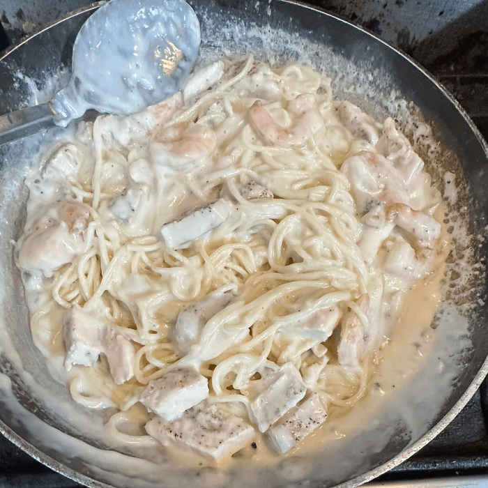 Shrimp and Grilled Chicken with Alfredo Sauce