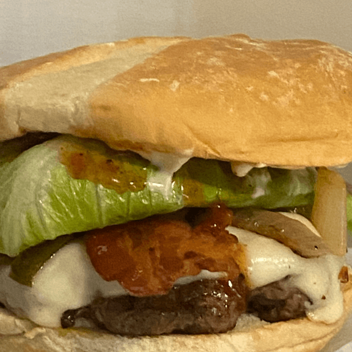 Cheeseburger w/ Bacon