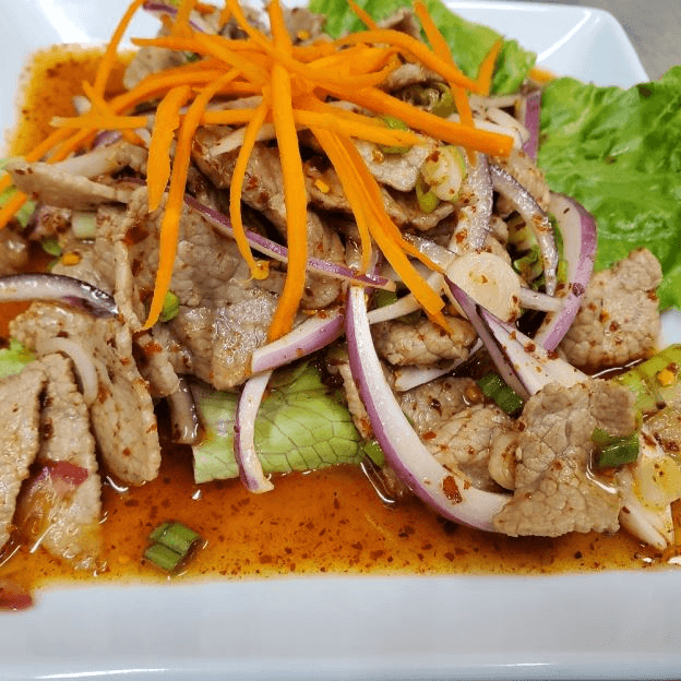 S10 Yum Nua (Spicy Beef Salad).