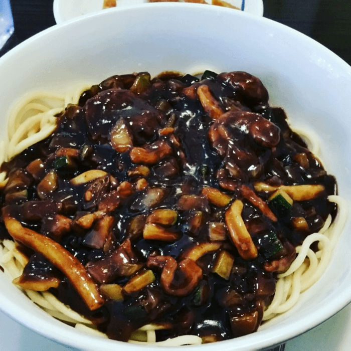 Noodles with Black Bean Sauce Lunch Special