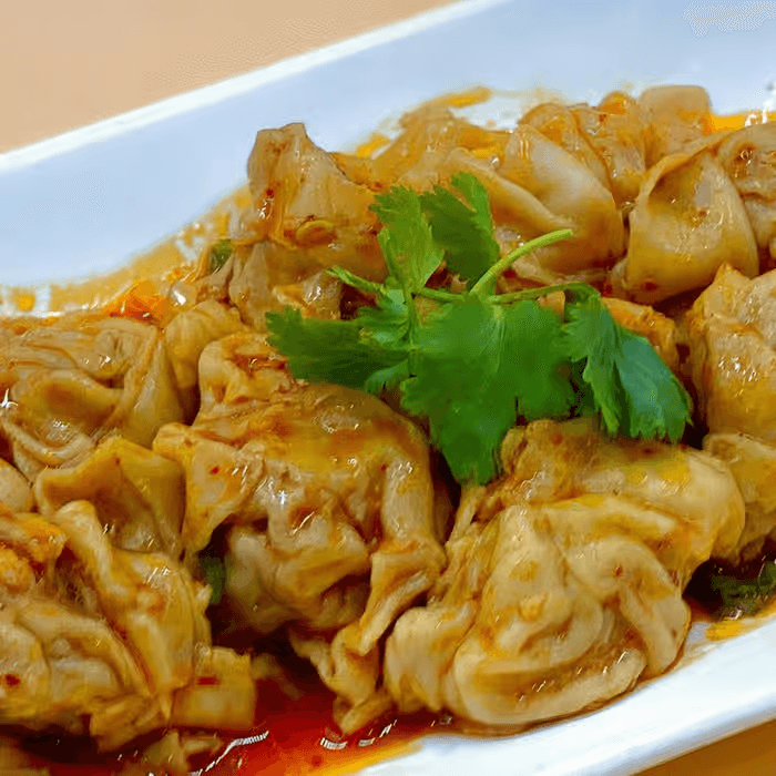 A17. Shrimp Wontons in Spicy Sauce 紅油炒手.