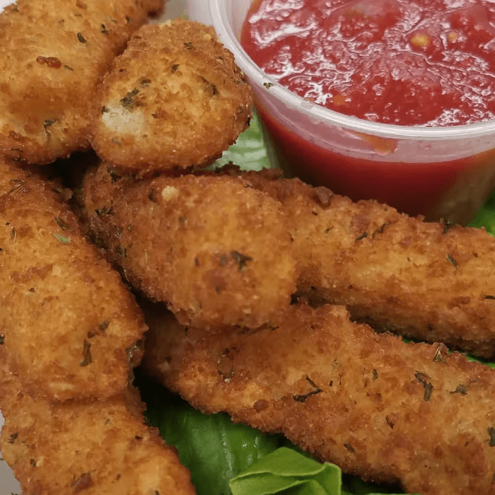 Fried Mozzarella Sticks with Marinara