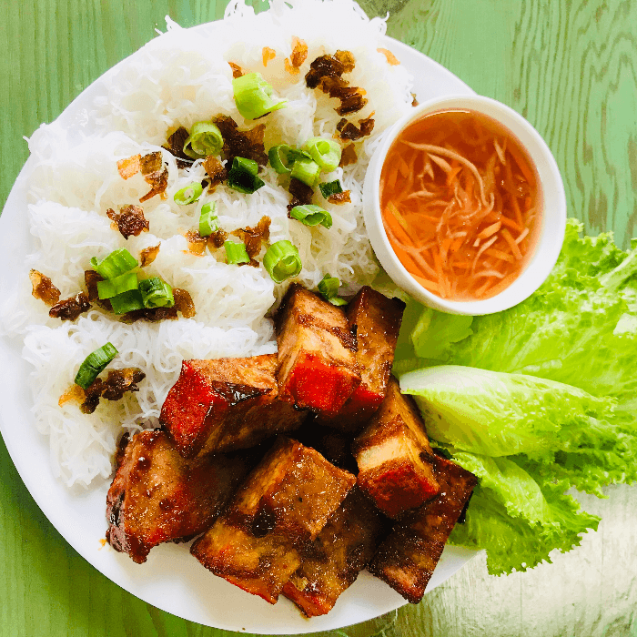 M7. BBQ Pork Noodles (Bánh Hỏi Heo Quay)