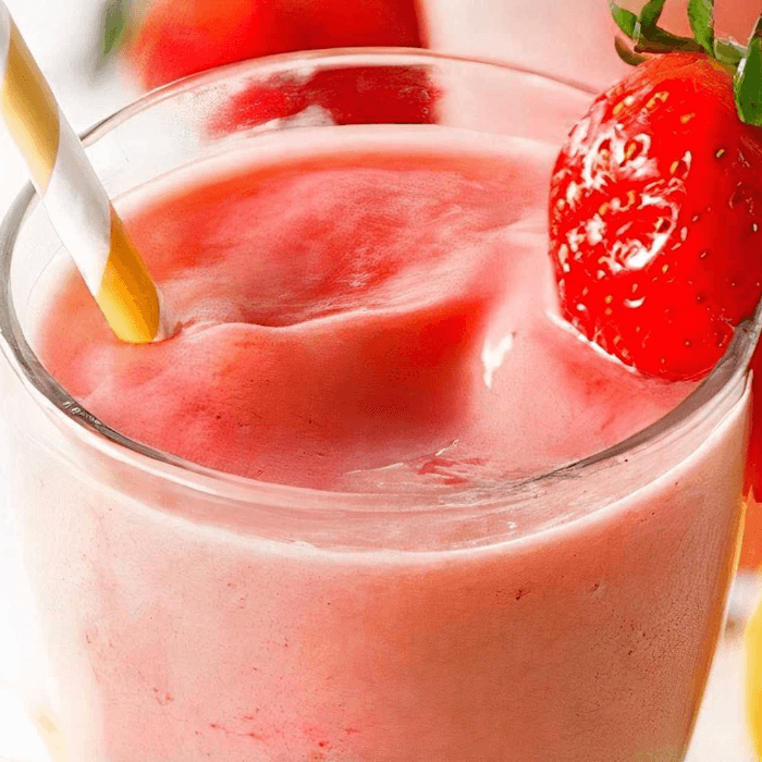 B3. Strawberry Smoothie (Dâu)