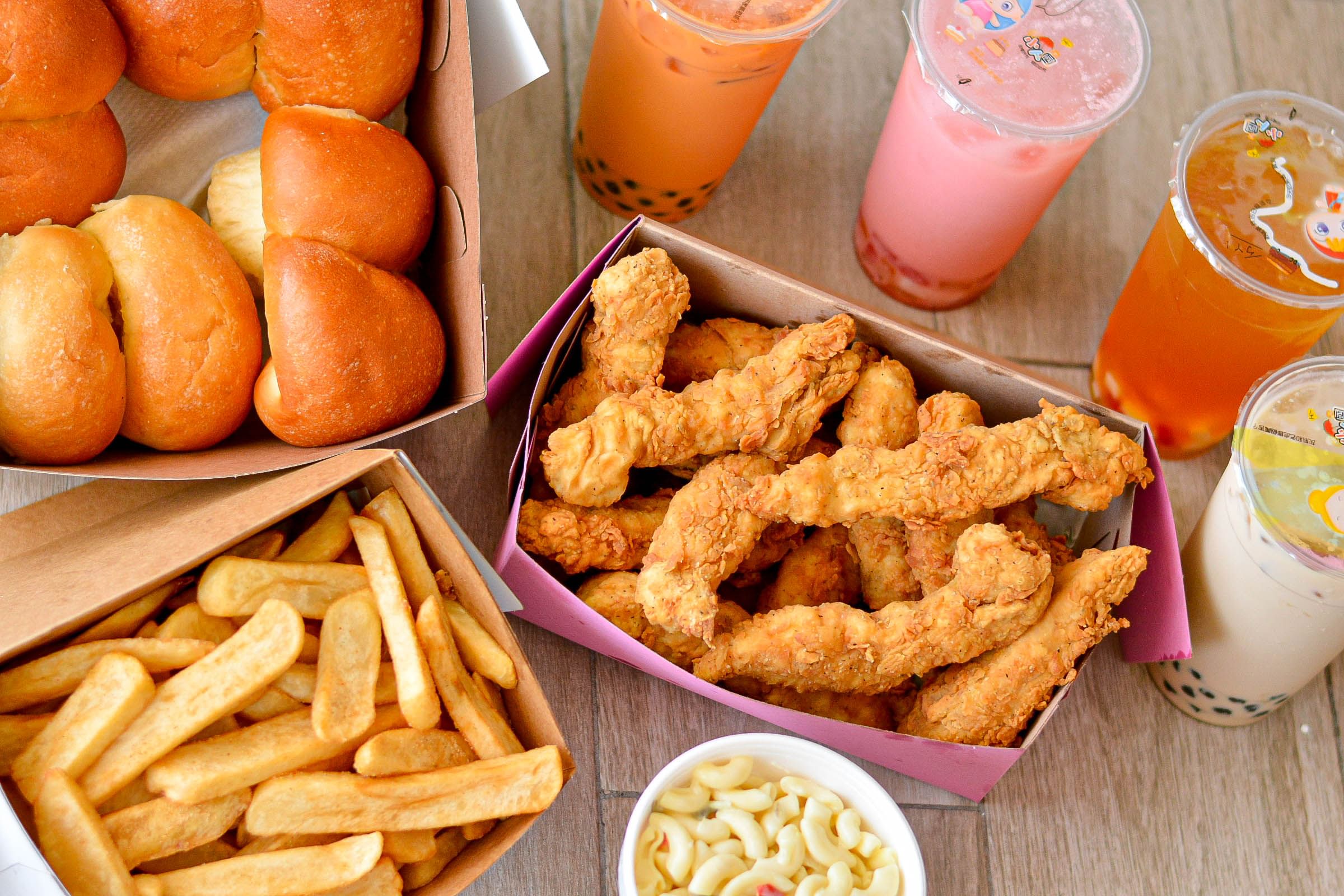 Soul Food Delights: Fried Chicken, Grits, Collard Greens