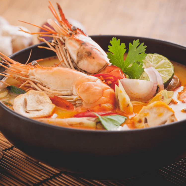 Thai Hot & Sour Soup (Tom Yum Goong)