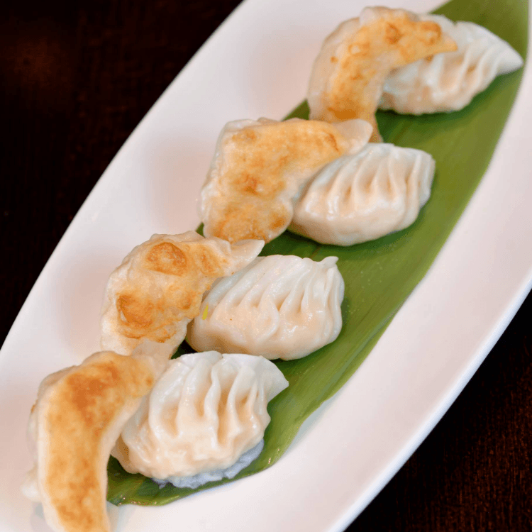 Shrimp Dumpling in Hot Sesame Sauce (8 Pcs)