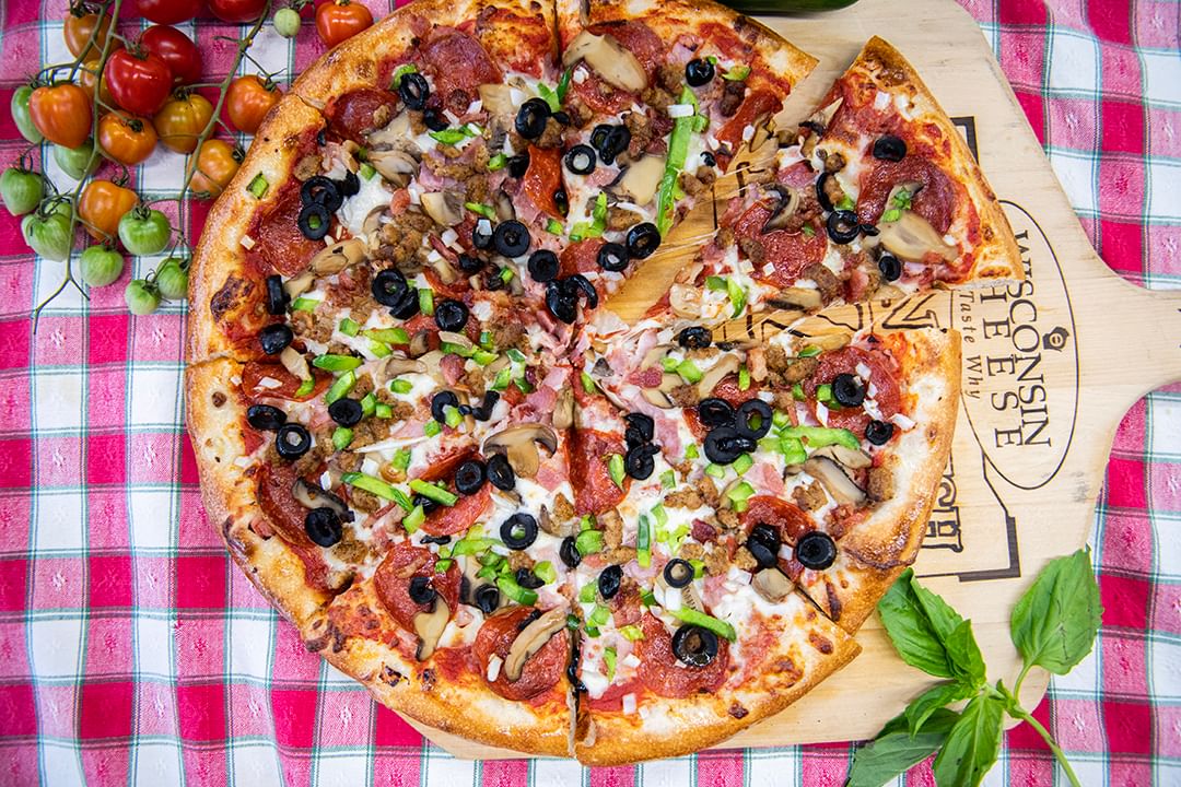 Medium | Deluxe Pizza.