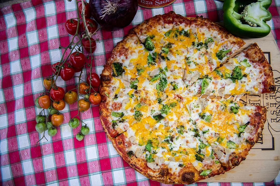 Large | Chicken Broccoli Pizza.