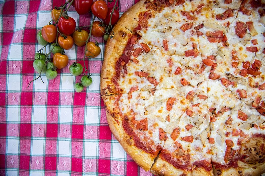 XL | Grilled Chicken Pizza.