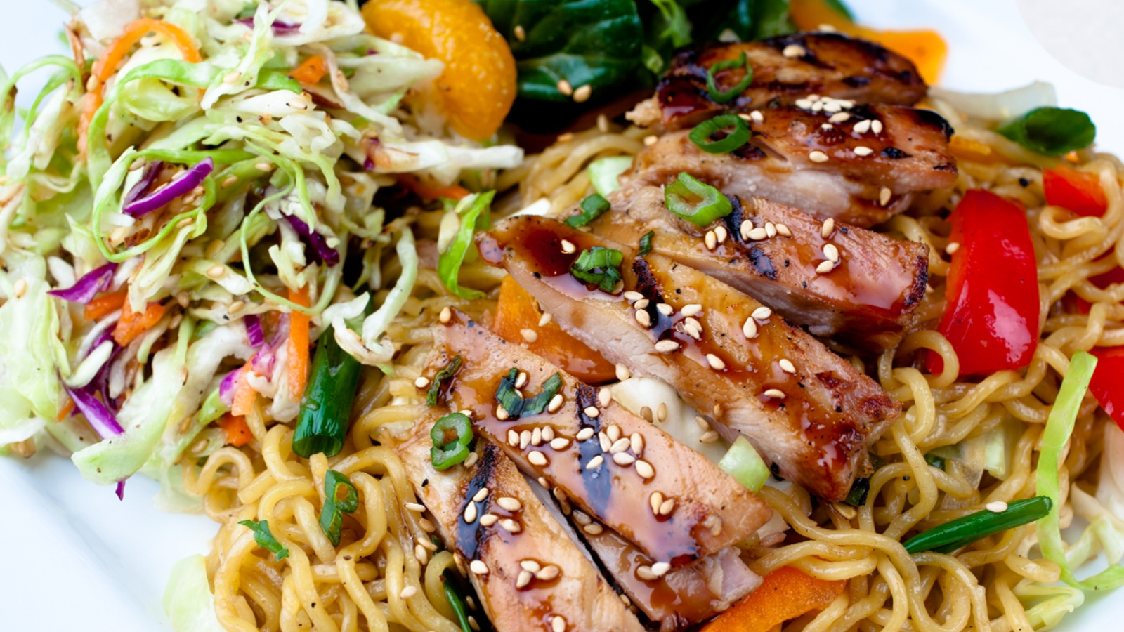 Yakisoba Noodle & Chicken Plate