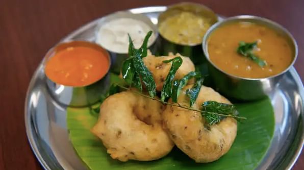 Vada Sambar (3 Pieces).