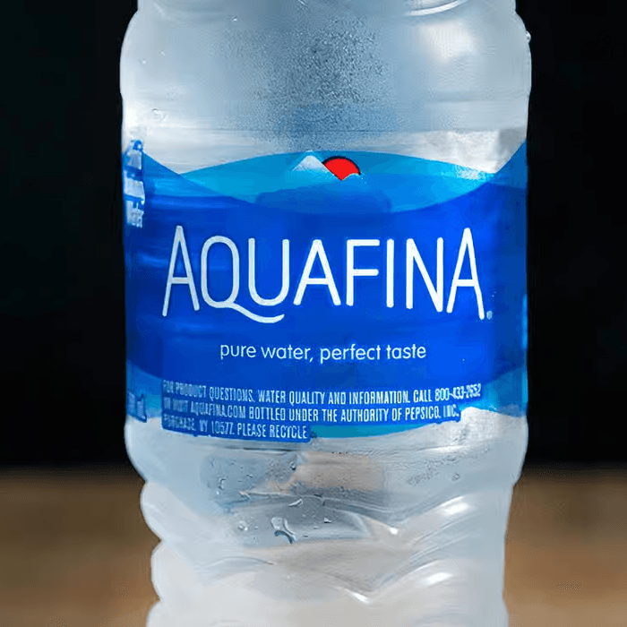 Water Bottle (Agua Embotellada)