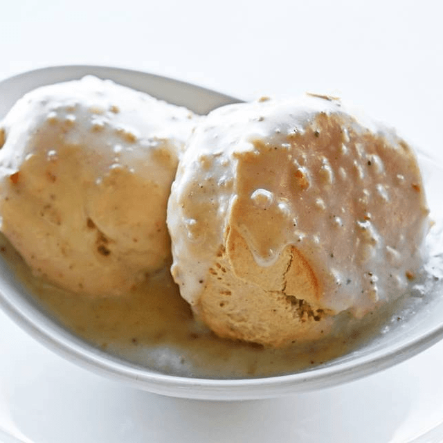 Hot Biscuits and Country Gravy (2 Pieces)