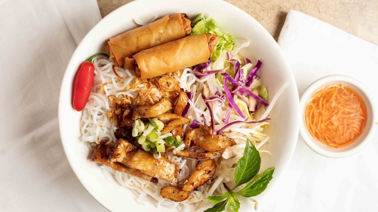 Noodle Delights: Vietnamese and Asian Cuisine