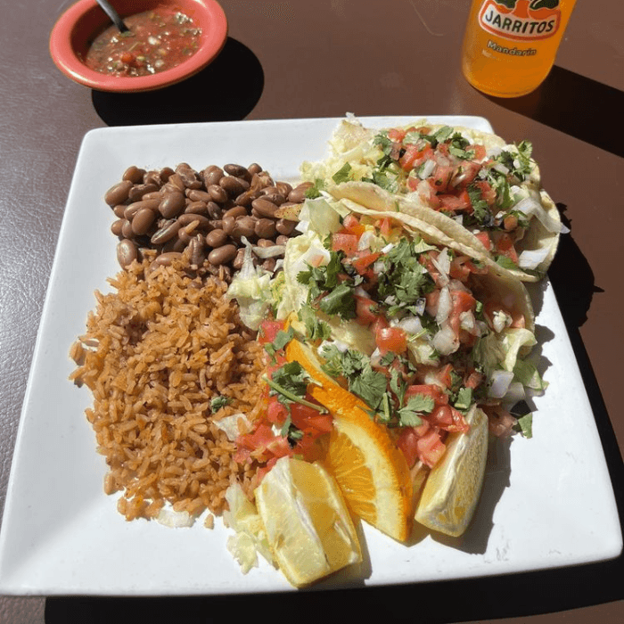 2 Fish Tacos Plato