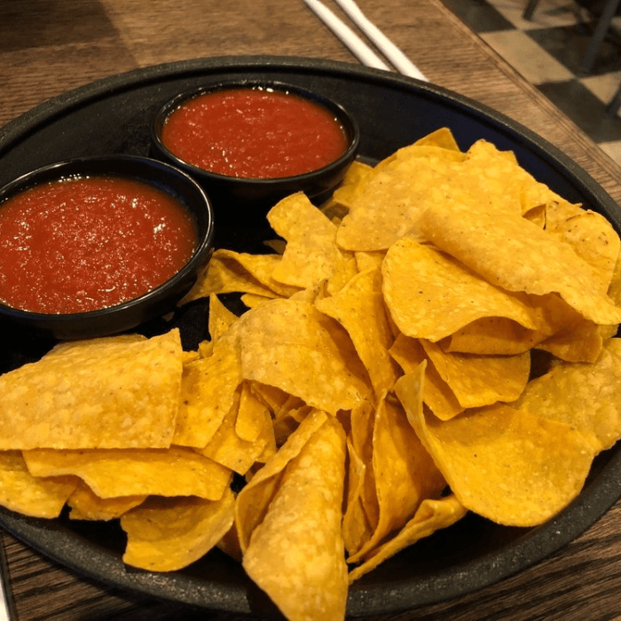 Large Chips & Salsa